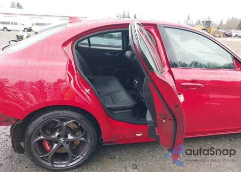 2022 Alfa Romeo Giulia Quadrifoglio Rwd z USA, uszkodzony, nr VIN ZARFAMEV3N7657494